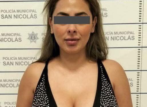 DETIENE POLICÍA DE SAN NICOLÁS A CONDUCTORA DE TV
