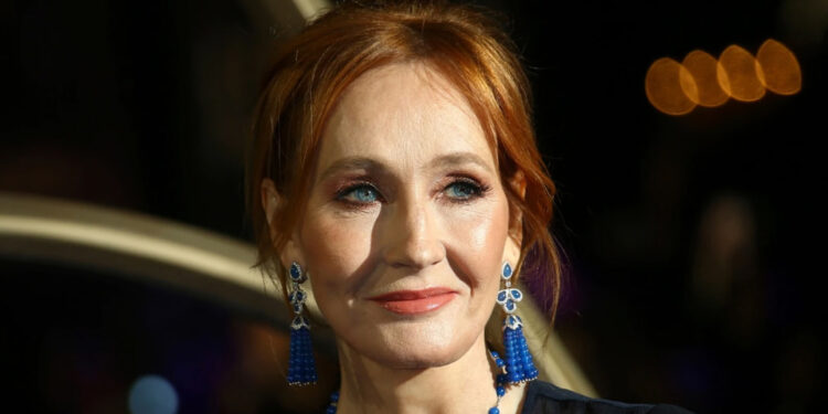 J.K. ROWLING CREA UN FONDO PRIVADO PARA APOYAR DERECHOS DE MUJERES BASADOS EN EL SEXO