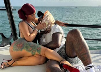 CARDI B CONFIRMA ROMANCE CON STEFON DIGGS