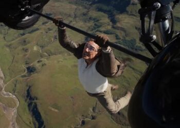 TOM CRUISE ARRIESGA SU VIDA EN ESCENA INSPIRADA EN TIKTOK