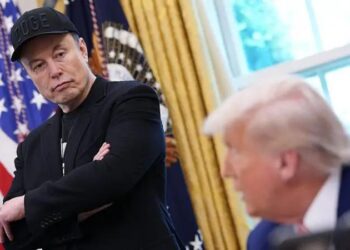 TESLA SE DESPLOMA EN BOLSA; TRUMP Y MUSK EN GUERRA ABIERTA