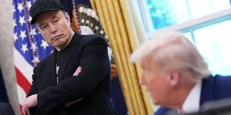 TESLA SE DESPLOMA EN BOLSA; TRUMP Y MUSK EN GUERRA ABIERTA 1 TESLA SE DESPLOMA EN BOLSA; TRUMP Y MUSK EN GUERRA ABIERTA