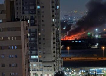 ISRAEL ATACA A IRÁN Y SE PREPARA PARA REPRESALIAS