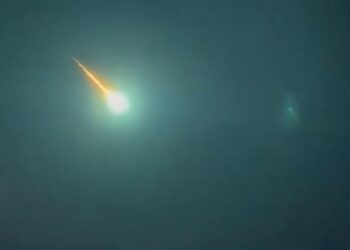 RESPLANDOR EN EL CIELO REGIO: PRESUNTO METEORITO ILUMINA MONTERREY Y SUS ALREDEDORES.