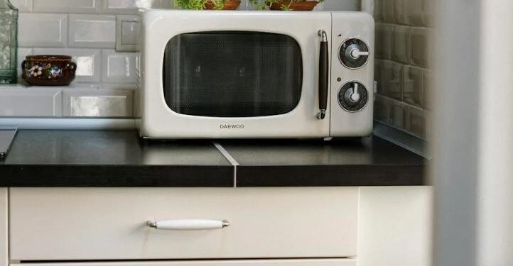 CALENTAR LÍQUIDOS EN MICROONDAS PUEDE SER PELIGROSO PARA LA SALUD