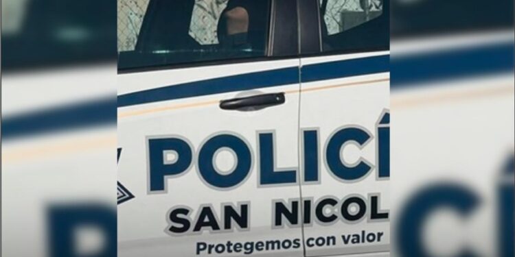 PROTEGER Y… ¡DORMIR! CAPTAN A POLICÍA DE SAN NICOLÁS DORMIDO EN PATRULLA CON CLIMA. 1 PROTEGER Y… ¡DORMIR! CAPTAN A POLICÍA DE SAN NICOLÁS DORMIDO EN PATRULLA CON CLIMA.