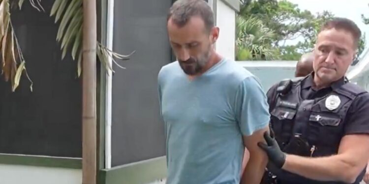 PADRE OLVIDA A SU HIJO EN AUTO Y MUERE POR GOLPE DE CALOR 1 PADRE OLVIDA A SU HIJO EN AUTO Y MUERE POR GOLPE DE CALOR