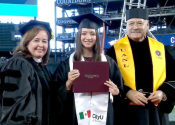 LOGRAN ALUMNOS DE LA UANL DOBLE TITULACIÓN EN SEATTLE; CENTENAR DE ESTUDIANTES SE GRADÚAN EN PLANES CON RECONOCIMIENTO INTERNACIONAL.
