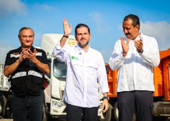 INICIA ESTADO LIMPIEZA DE TIRADERO EN LAS SABINITAS; RETIRAN BASURA COMO PARTE DEL SANEAMIENTO DEL RÍO SANTA CATARINA.