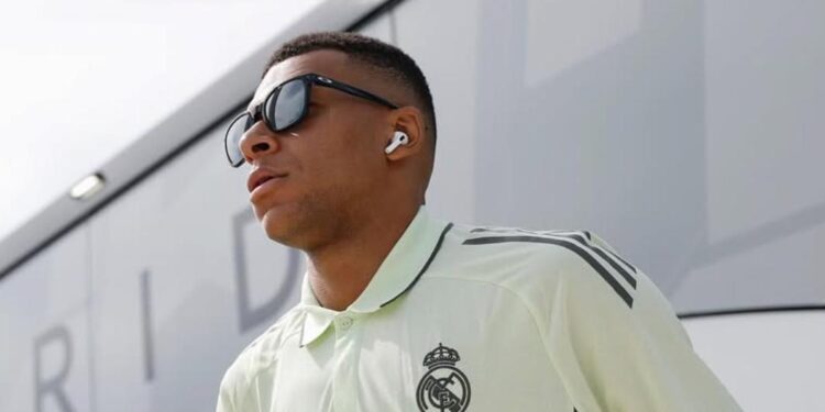 MBAPPÉ DEMANDA AL PSG POR ACOSO Y SALARIOS NO PAGADOS 1 MBAPPÉ DEMANDA AL PSG POR ACOSO Y SALARIOS NO PAGADOS