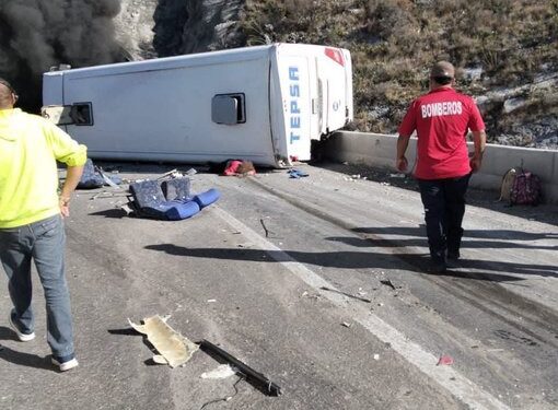 TRES MUERTOS Y OCHO HERIDOS DEJA ACCIDENTE PROVOCADO POR TRÁILER SIN FRENOS EN TÚNEL “LOS CHORROS” 1 img 2046 1