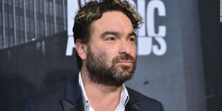 JOHNNY GALECKI SE SINCERA SOBRE SU DISTANCIA CON EL ELENCO DE THE BIG BANG THEORY 1 JOHNNY GALECKI SE SINCERA SOBRE SU DISTANCIA CON EL ELENCO DE THE BIG BANG THEORY