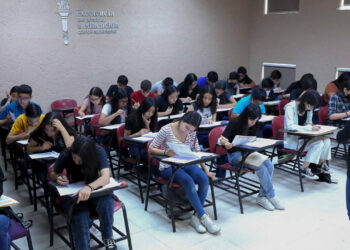 BUSCAN 46 MIL GRADUADOS DE SECUNDARIA LUGARES EN PREPAS DE LA UANL