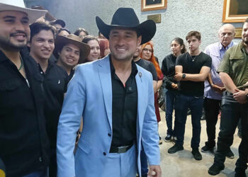 APRUEBA CONGRESO LICENCIA DE ‘MIKE’ FLORES; ASUME GLEN VILLAREAL ZAMBRANO COMO DIPUTADO LOCAL