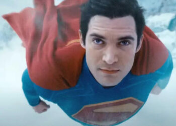 SUPERMAN EVITA CONTROVERSIAS POR PLANO DE VUELO EN CINES