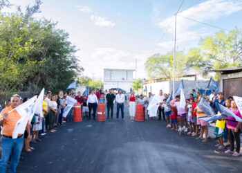 TERMINAN 30 AÑOS DE ESPERA; ENTREGA RAÚL CANTÚ DE LA GARZA PAVIMENTACIÓN TOTAL EN LOS LAURELES