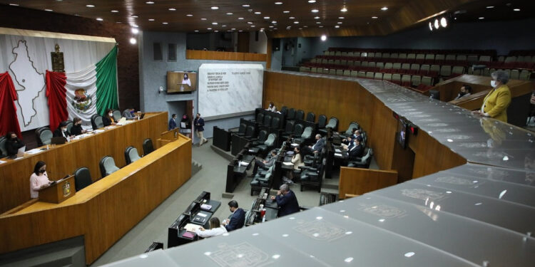 SE RECETAN DIPUTADOS VACACIONES DE VERANO PAGADAS; CON 2 MIL EXPEDIENTES PENDIENTES, CONGRESO SUSPENDERÁ SESIONES POR 42 DÍAS 1 SE RECETAN DIPUTADOS VACACIONES DE VERANO PAGADAS; CON 2 MIL EXPEDIENTES PENDIENTES, CONGRESO SUSPENDERÁ SESIONES POR 42 DÍAS