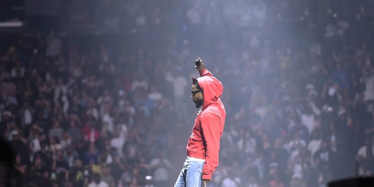KENDRICK LAMAR EN LOS TRIBUNALES POR LETRA CONTRA DRAKE EN “NOT LIKE US”