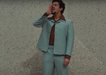 BAD BUNNY ENVÍA MENSAJE POLÍTICO EN ‘NUEVAYOL’ SIMULA VOZ DE TRUMP Y DEFIENDE A LOS INMIGRANTES