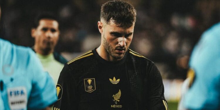 SANTIAGO GIMÉNEZ PODRÍA SALIR DEL MILAN ALBERGARI BUSCA A DOVBYK COMO RELEVO EN ATAQUE