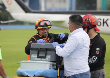 TRASLADA HELICÓPTERO ESTATAL PULMONES PROCEDENTES DE PUEBLA A HOSPITAL DEL SUR DE MONTERREY.