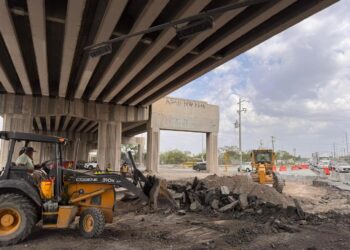 CUESTIONAN ‘MONTAJE’ DE TRABAJOS EN OBRAS DEL TRIÁNGULO DEL NORTE; PUBLICA ESCOBEDO IMÁGENES DE MAQUINARIA QUE NO ESTABA EN LA ZONA.