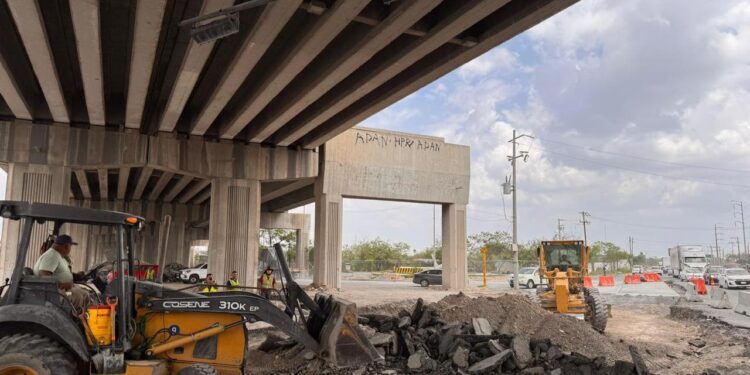 CUESTIONAN ‘MONTAJE’ DE TRABAJOS EN OBRAS DEL TRIÁNGULO DEL NORTE; PUBLICA ESCOBEDO IMÁGENES DE MAQUINARIA QUE NO ESTABA EN LA ZONA.