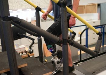 NUEVA RODILLA BIÓNICA DEL MIT INTEGRA TEJIDO Y HUESO PARA MAYOR MOVILIDAD