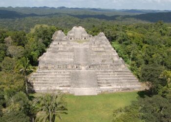 DESCUBREN TUMBA DE REY MAYA EN LA CIUDAD DE CARACOL, BELICE