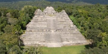 DESCUBREN TUMBA DE REY MAYA EN LA CIUDAD DE CARACOL, BELICE 5 DESCUBREN TUMBA DE REY MAYA EN LA CIUDAD DE CARACOL, BELICE