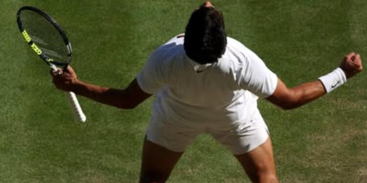 ALCARAZ VA POR SU TERCER TÍTULO CONSECUTIVO EN WIMBLEDON 1 ALCARAZ VA POR SU TERCER TÍTULO CONSECUTIVO EN WIMBLEDON
