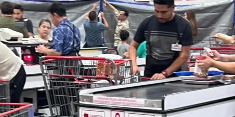MUERE MUJER EN COSTCO; SE ATRAGANTA ADULTA MAYOR CON HOT DOG. 1 MUERE MUJER EN COSTCO; SE ATRAGANTA ADULTA MAYOR CON HOT DOG.
