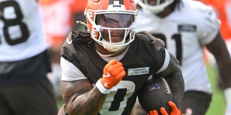 HALLAN CAUSA PROBABLE CONTRA NOVATO DE BROWNS JUDKINS ENFRENTA CARGOS POR VIOLENCIA DOMÉSTICA