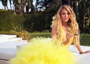 HIJO DE PAULINA RUBIO VIAJARÁ A ESPAÑA TRIBUNAL AUTORIZA ESTANCIA CON SU PADRE