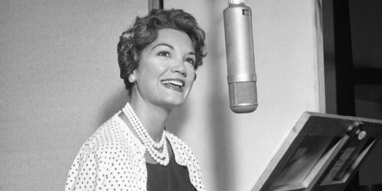 CONNIE FRANCIS FALLECE A LOS 87 AÑOS; SU LEGADO RENACE CON UN VIRAL EN TIKTOK 1 CONNIE FRANCIS FALLECE A LOS 87 AÑOS; SU LEGADO RENACE CON UN VIRAL EN TIKTOK