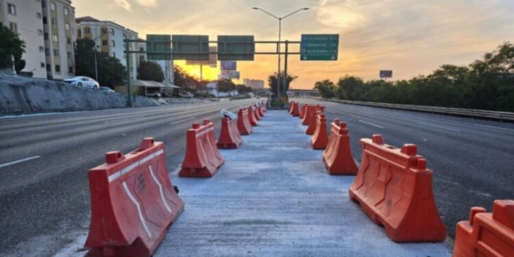 ARRANCA CONTRAFLUJO EN MORONES PRIETO PARA ALIVIAR TRÁFICO POR OBRAS DEL METRO. 1 ARRANCA CONTRAFLUJO EN MORONES PRIETO PARA ALIVIAR TRÁFICO POR OBRAS DEL METRO.