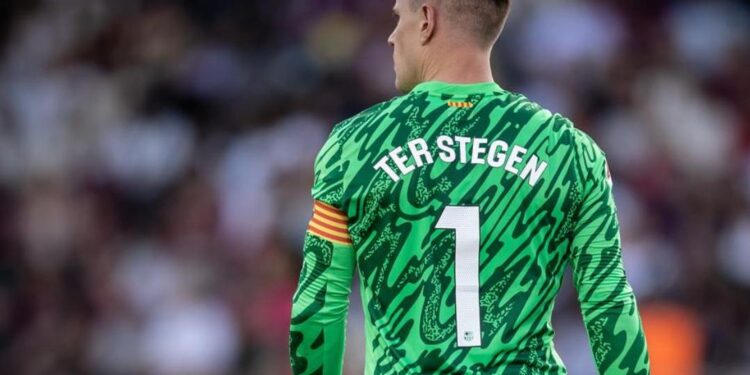 TER STEGEN SE OPERA LA ESPALDA; ESTARÁ FUERA POR TRES MESES