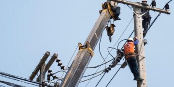 CDMX SOTERRARÁ CABLEADO DE TELECOMUNICACIONES; IZZI, TELMEX Y TOTALPLAY DEBERÁN RETIRAR CABLES AÉREOS