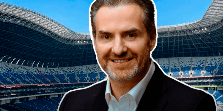 PERMITIRÁ ADRIÁN TOMAR EN VÍA PÚBLICA DURANTE EL MUNDIAL; ANUNCIA ALCALDE QUE HABRÁ TOLERANCIA CON AFICIONADOS