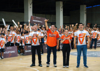 ABANDERA RAÚL CANTÚ A MÁS DE 500 DEPORTISTAS RUMBO A LA OLIMPIADA Y PARALIMPIADA ESTATAL