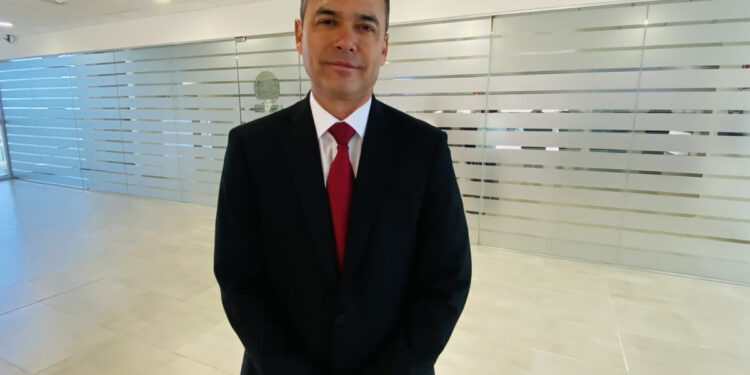 ESTE ES EL MAGISTRADO ELECTO QUE ESTÁ EN LA MIRA DE ESTADOS UNIDOS POR LA LIBERACIÓN DE NARCOTERRORISTA LÍDER DE COLUMNA ARMADA