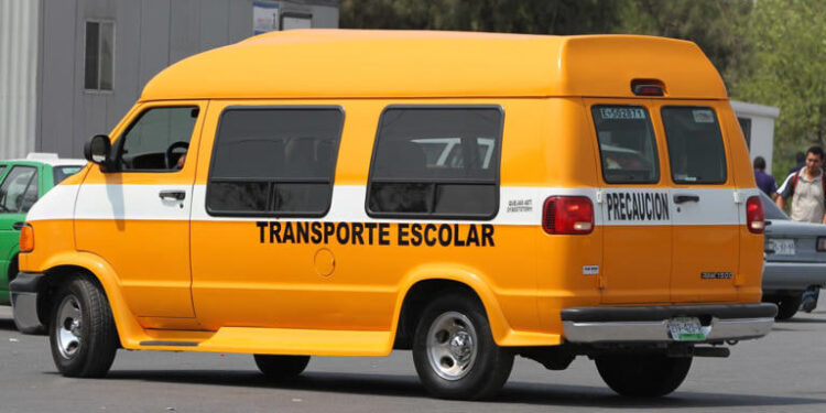 BUSCAN QUE TRANSPORTE ESCOLAR SEA OBLIGATORIO PARA REDUCIR CAOS VIAL Y CONTAMINACIÓN 1 BUSCAN QUE TRANSPORTE ESCOLAR SEA OBLIGATORIO PARA REDUCIR CAOS VIAL Y CONTAMINACIÓN