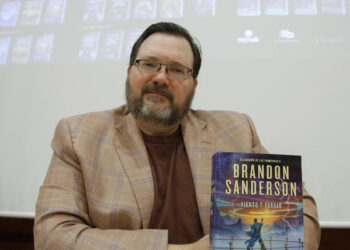 BRANDON SANDERSON AFIRMA QUE LA FANTASÍA YA NO ES UN GÉNERO ESTIGMATIZADO