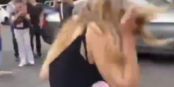 AGREDEN A “LADY RACISTA”; LE ARROJAN AGUA AL SALIR DE AUDIENCIA POR DELITO DE DISCRIMINACIÓN EN CDMX