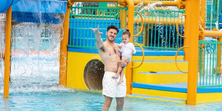 INAUGURA SAMUEL ALBERCAS EN PARQUE FUNDIDORA; ABREN ZONA SPLASH GRATIS PARA NIÑAS Y NIÑOS 1 INAUGURA SAMUEL ALBERCAS EN PARQUE FUNDIDORA; ABREN ZONA SPLASH GRATIS PARA NIÑAS Y NIÑOS