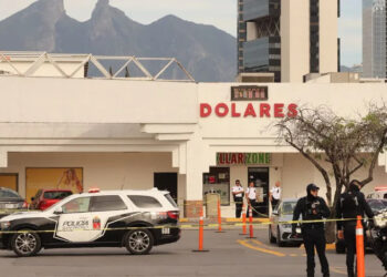BALA PERDIDA HIERE A ADOLESCENTE DURANTE ASALTO EN PLAZA FIESTA SAN AGUSTÍN, EN SAN PEDRO