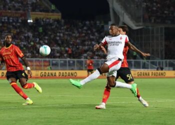 MILAN CONSIGUE SU PRIMER TRIUNFO EN SERIE A Y A SANTIAGO GIMÉNEZ LE ANULAN UN GOL