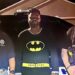 HOMBRE CON PIJAMA DE BATMAN AYUDA A POLICÍA A DETENER A PRESUNTO LADRÓN EN FLORIDA