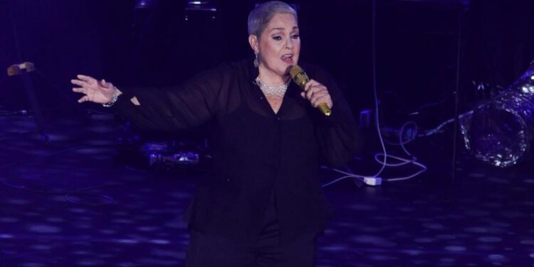 LUPITA D’ALESSIO SE DESPIDE DE LOS ESCENARIOS CON EMOTIVO CONCIERTO EN EL AUDITORIO NACIONAL 1 LUPITA D’ALESSIO SE DESPIDE DE LOS ESCENARIOS CON EMOTIVO CONCIERTO EN EL AUDITORIO NACIONAL