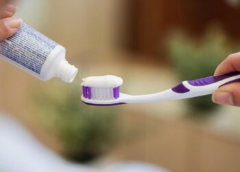 ESTA ES LA PASTA DENTAL QUE EL GOBIERNO DE MÉXICO RETIRÓ DEL MERCADO POR DAÑOS A LA SALUD.